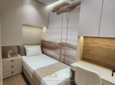 WhatsApp Image 2025-12-11 at 20.17.51 (2)