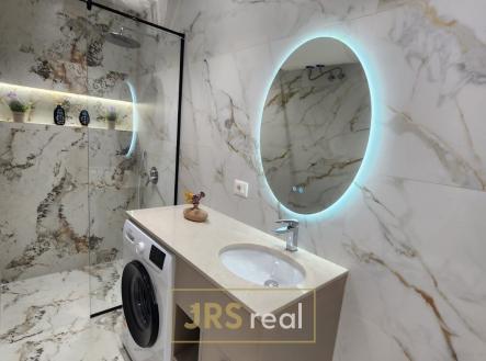 WhatsApp Image 2025-12-11 at 20.17.56 (1)