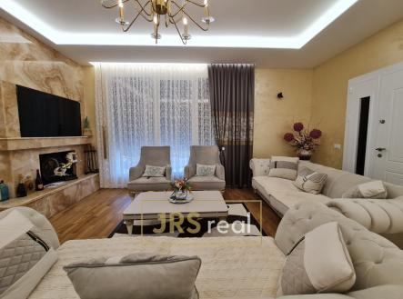 WhatsApp Image 2026-02-09 at 12.00.54 (17)