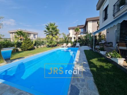 WhatsApp Image 2026-02-09 at 12.00.54