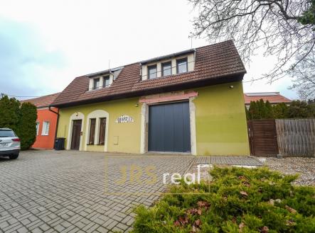 Prodej komerčního objektu, jiný, 141 m²