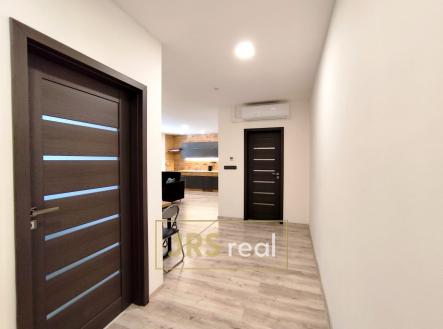 Pronájem bytu, 2+kk, 60 m²