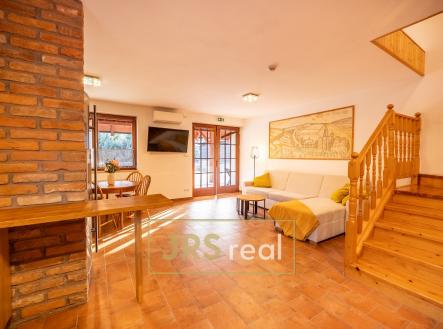 Pronájem bytu, 4+kk, 122 m²