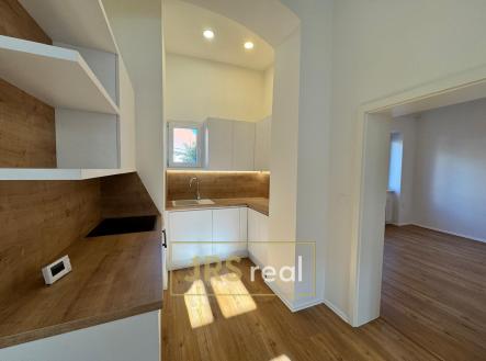 Pronájem bytu, 3+kk, 64 m²