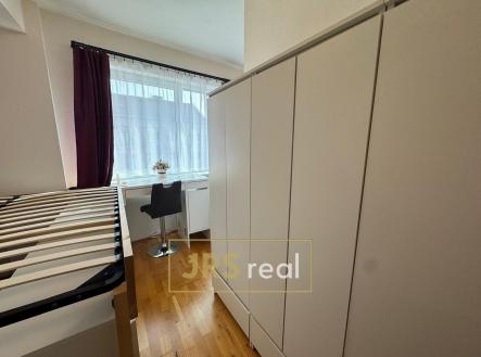 Pronájem bytu, 1+kk, 33 m²