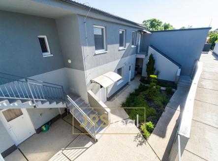 Pronájem bytu, 2+kk, 42 m²