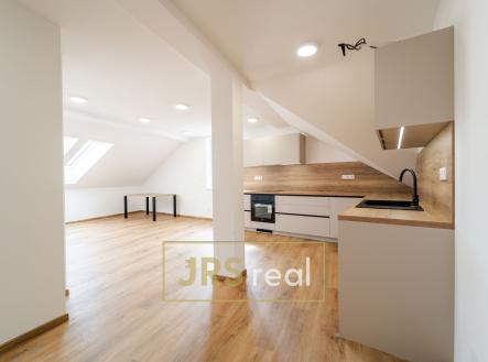 Pronájem bytu, 4+kk, 107 m²