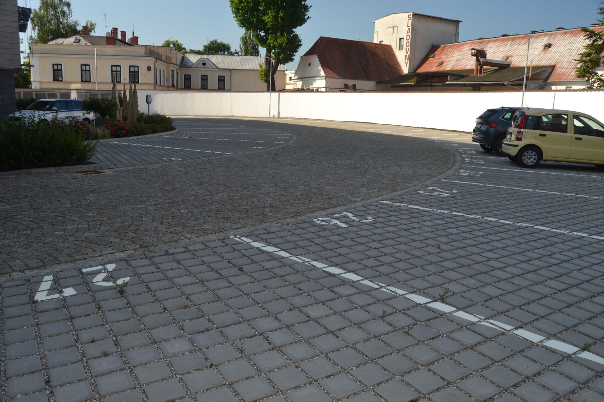 vlastní parkovací místo