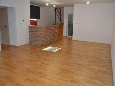 Prodej komerčního objektu, obchodní centrum, 195 m²