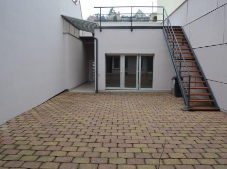 Prodej komerčního objektu, obchodní centrum, 195 m²