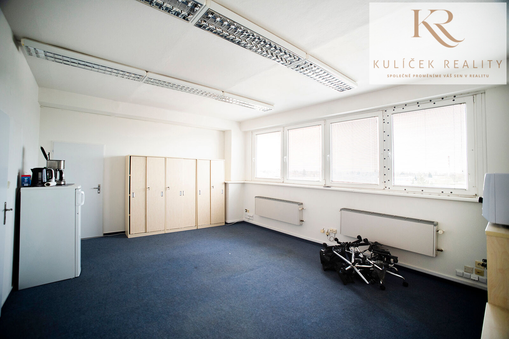 KULÍČEK Reality - Pronájem skladu - přidaná kancelář