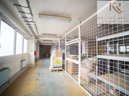 Pronájem skladovací prostor, 127 m²