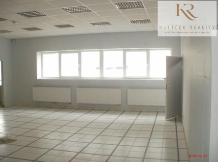 Pronájem skladu, 343 m²