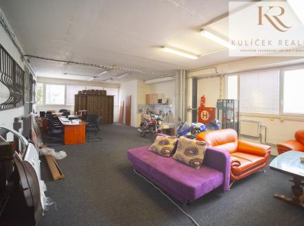 Pronájem skladu, 343 m²