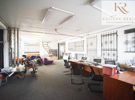 Pronájem skladu, 343 m²