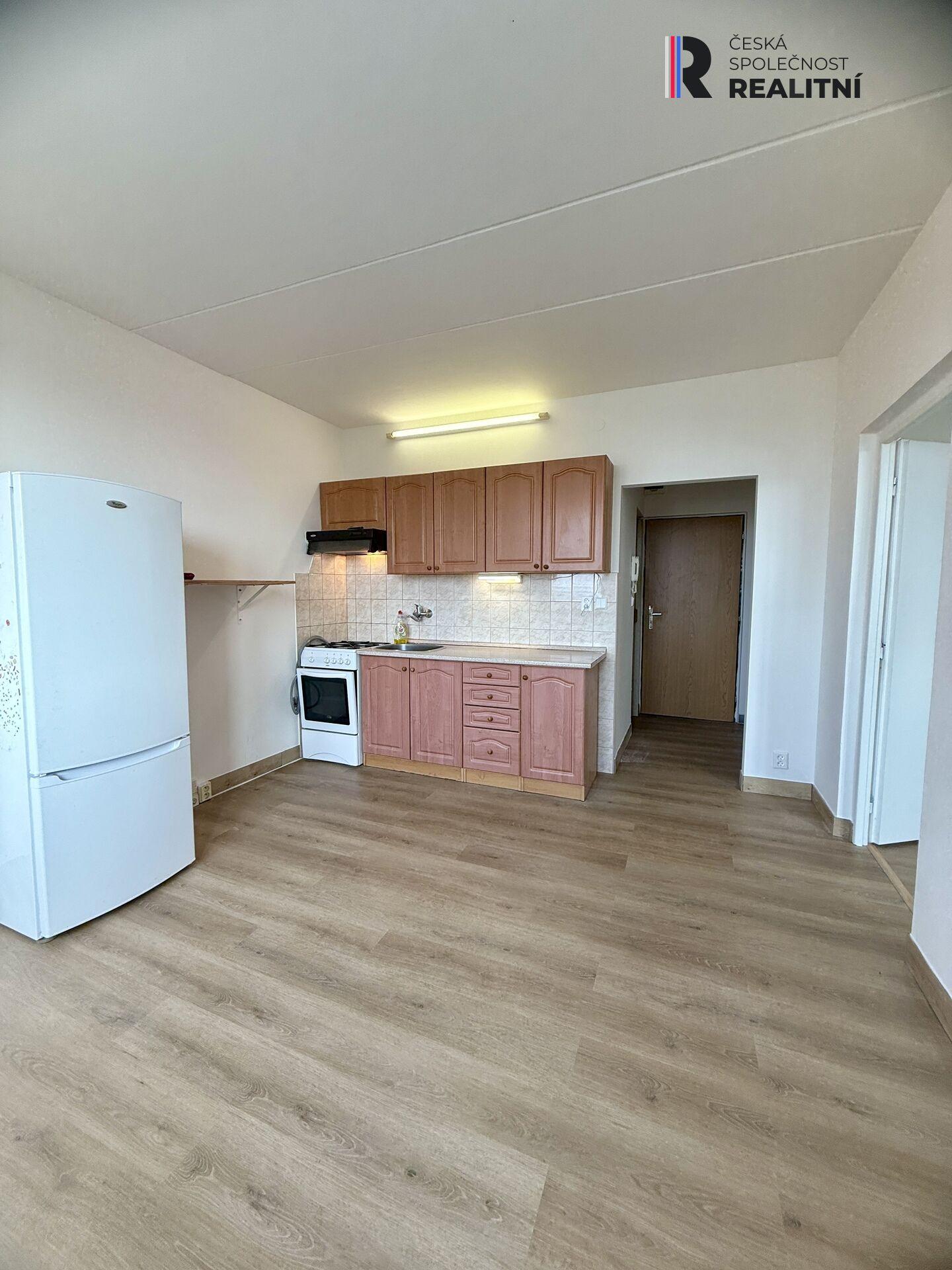 Pronájem bytu 1+1, 36m2, Husova