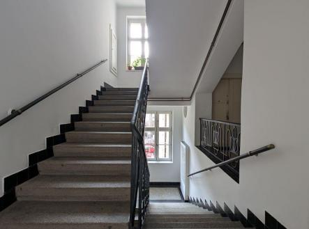 Pronájem bytu, 1+1, 69 m²