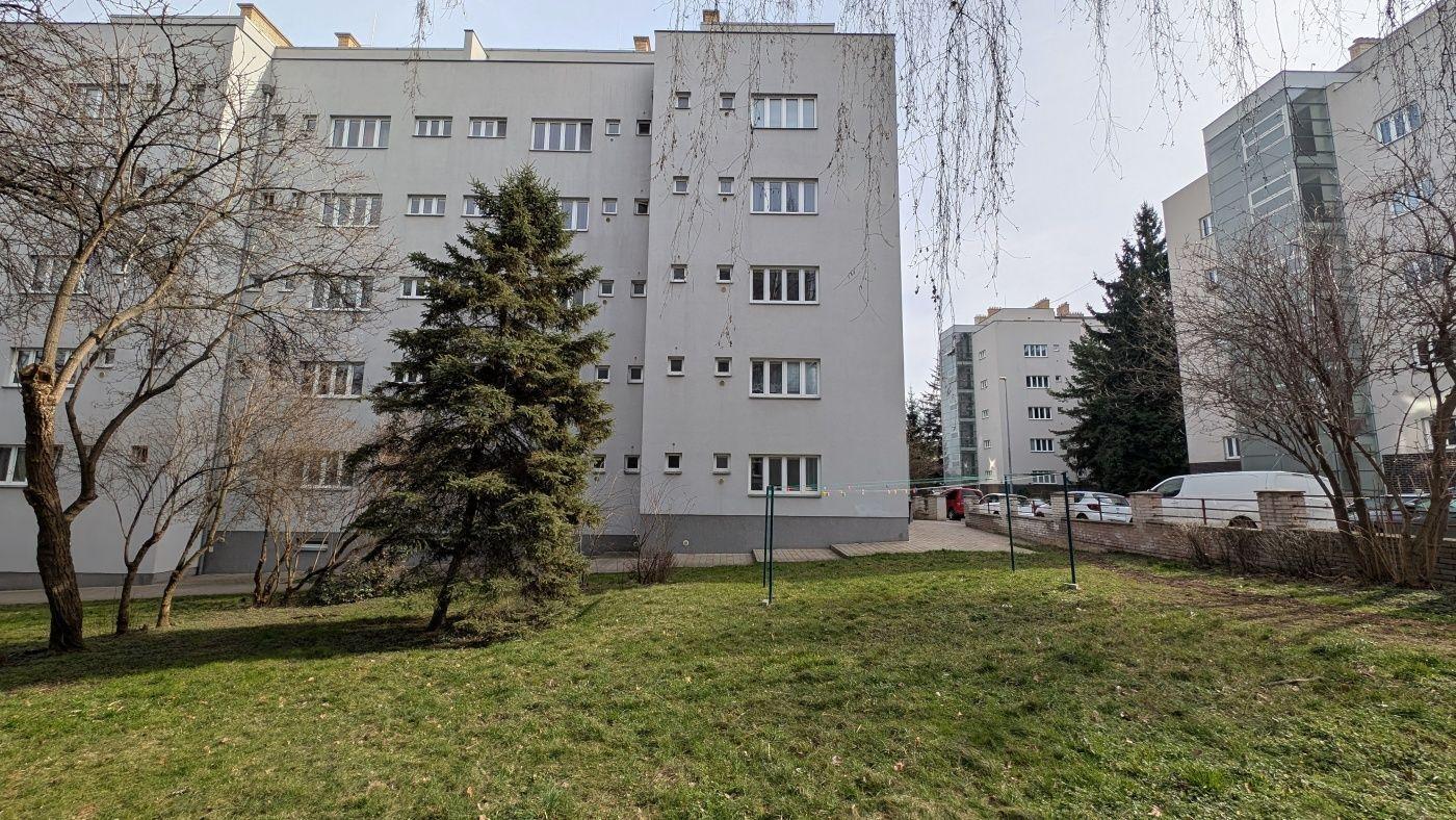 Nájem 1+1, ul. Nad Kajetánkou 42/4, BJ 18, 43,28 m2