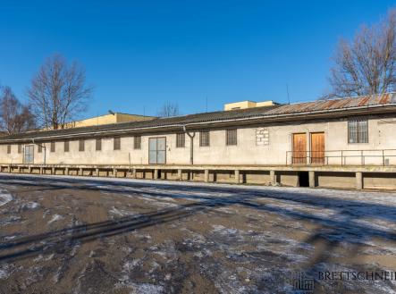 Pronájem kanceláře, 303 m²