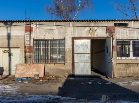 Pronájem komerčního objektu, sklad, 303 m²