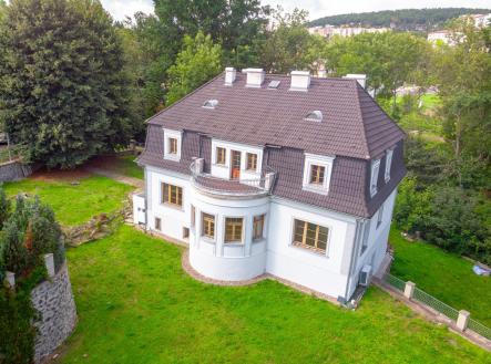 Prodej - dům/vila, 455 m²