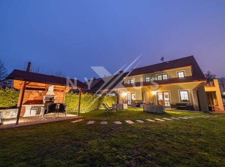 Prodej nájemního domu, 429 m²