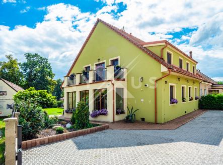 Prodej - hotel, 429 m²