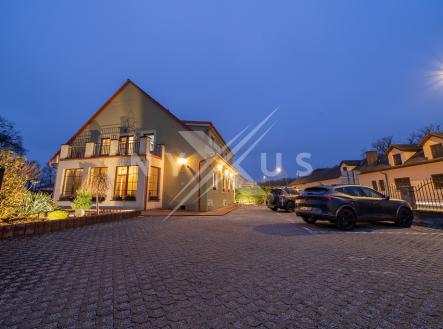 Prodej - hotel, 429 m²
