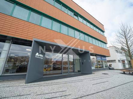 Pronájem kanceláře, 741 m²