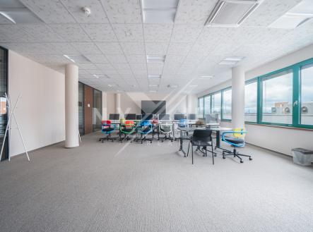 Pronájem kanceláře, 267 m²