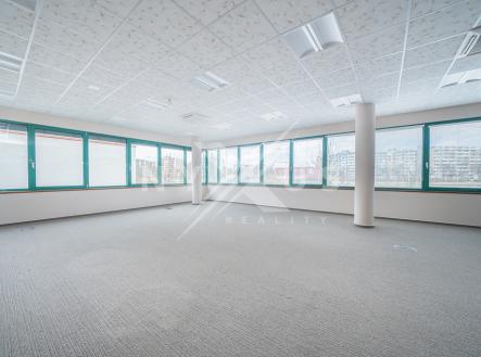 Pronájem kanceláře, 267 m²