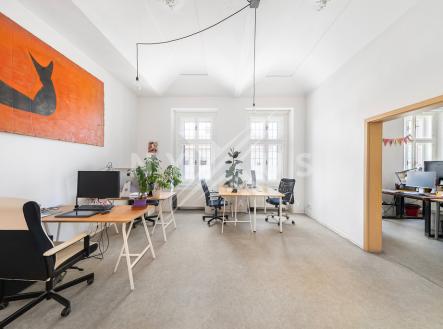 Pronájem kanceláře, 84 m²