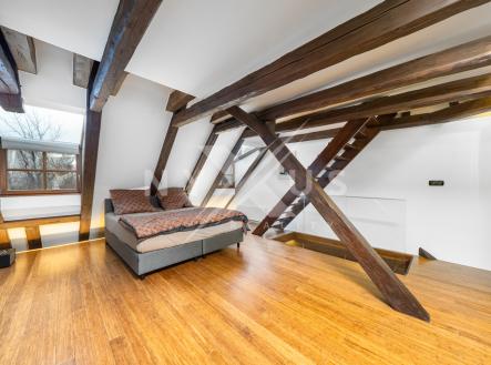 Pronájem bytu, 3+kk, 116 m²