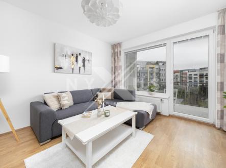 Pronájem bytu, 2+kk, 67 m²