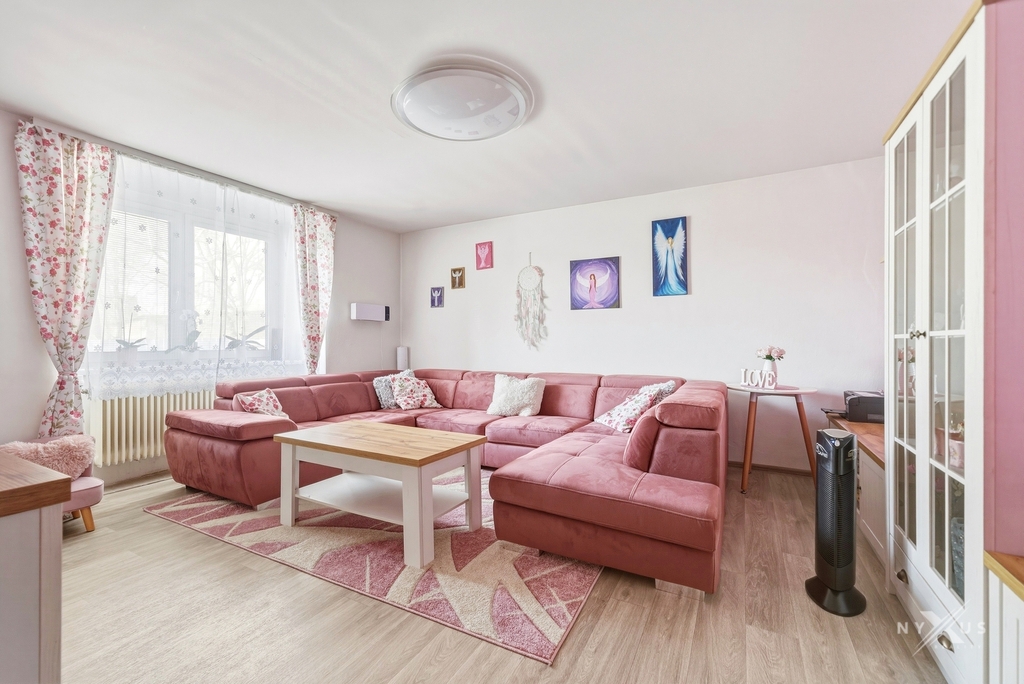 dsc09585-decluttered-1.jpg