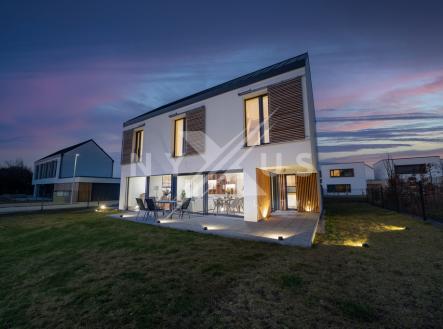 Pronájem domu/vily, 169 m²