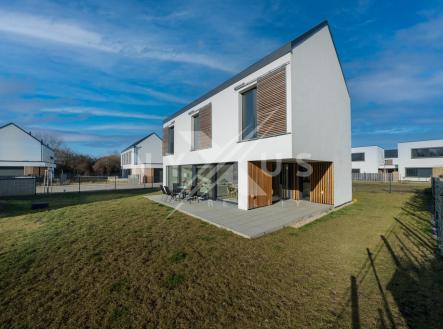 Pronájem domu/vily, 169 m²