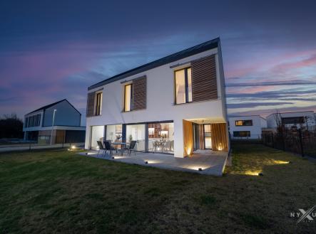 Pronájem domu/vily, 169 m²