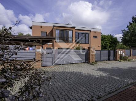 Pronájem domu/vily, 204 m²