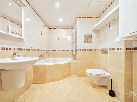 Pronájem bytu, 2+kk, 57 m²