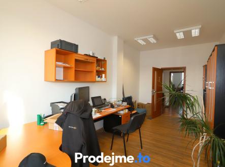 Pronájem kanceláře, 87 m²