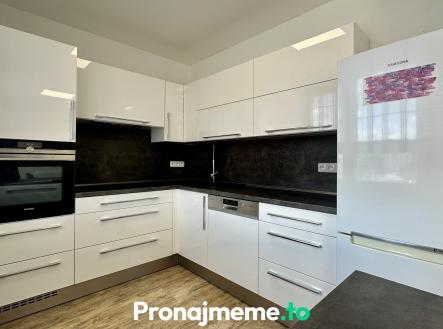 Pronájem bytu, 3+kk, 72 m²