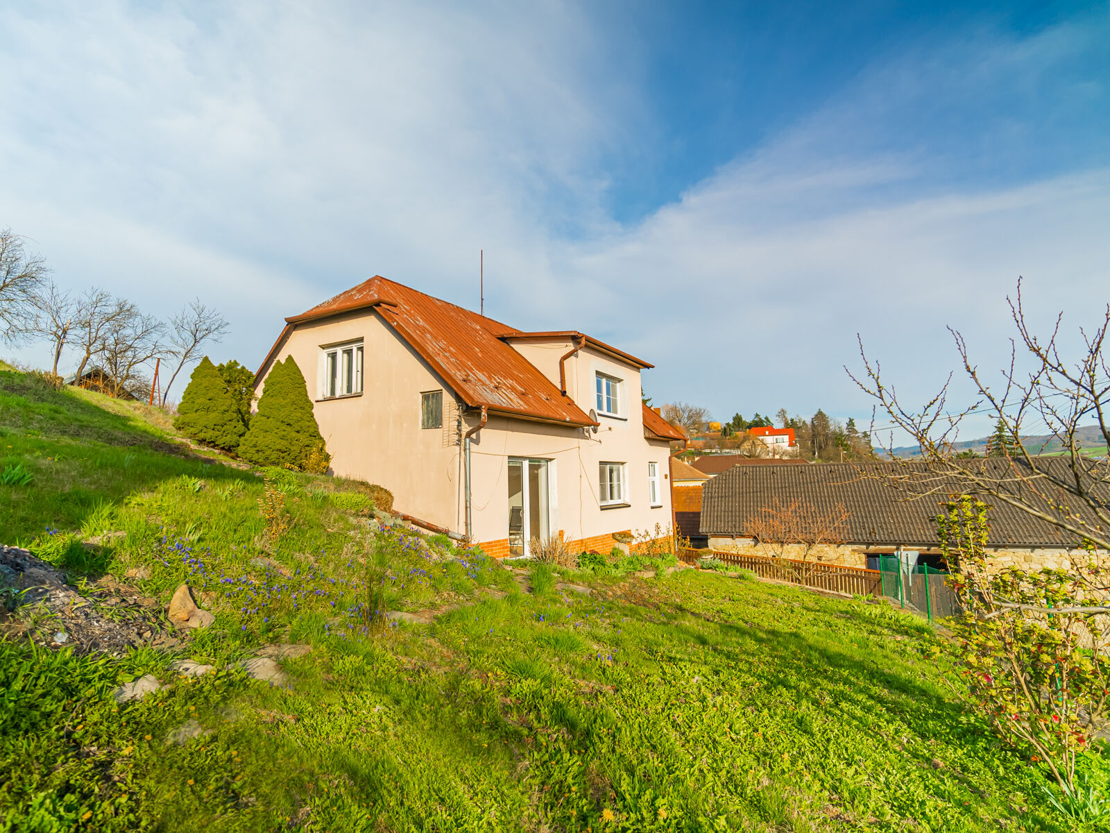 Prodej rodinného domu 187 m², pozemek 1 038 m², Lužkovice