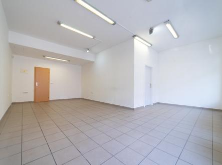 Pronájem - obchodní prostor, 51 m²