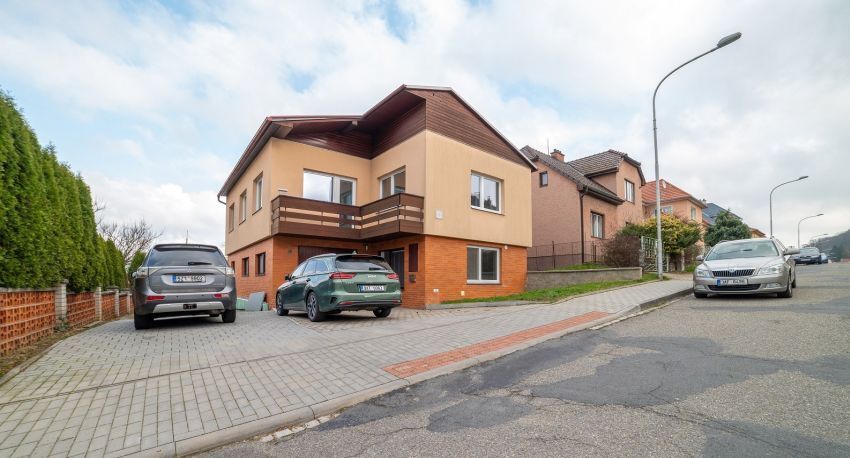 Prodej rodinného domu 180 m², pozemek 380 m² Zlín - Prštné