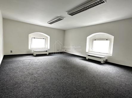 Pronájem kanceláře 23,2 m2, Praha 8-Karlín, ul. Thámova, 2 min od metra Křižíkova