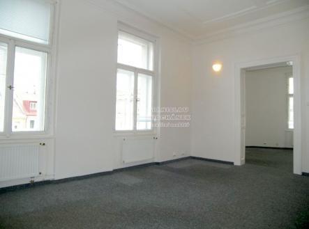 Pronájem kanceláří 98 m2, Praha 8-Karlín, ul. Prvního pluku, 3 minuty chůzí od Florence