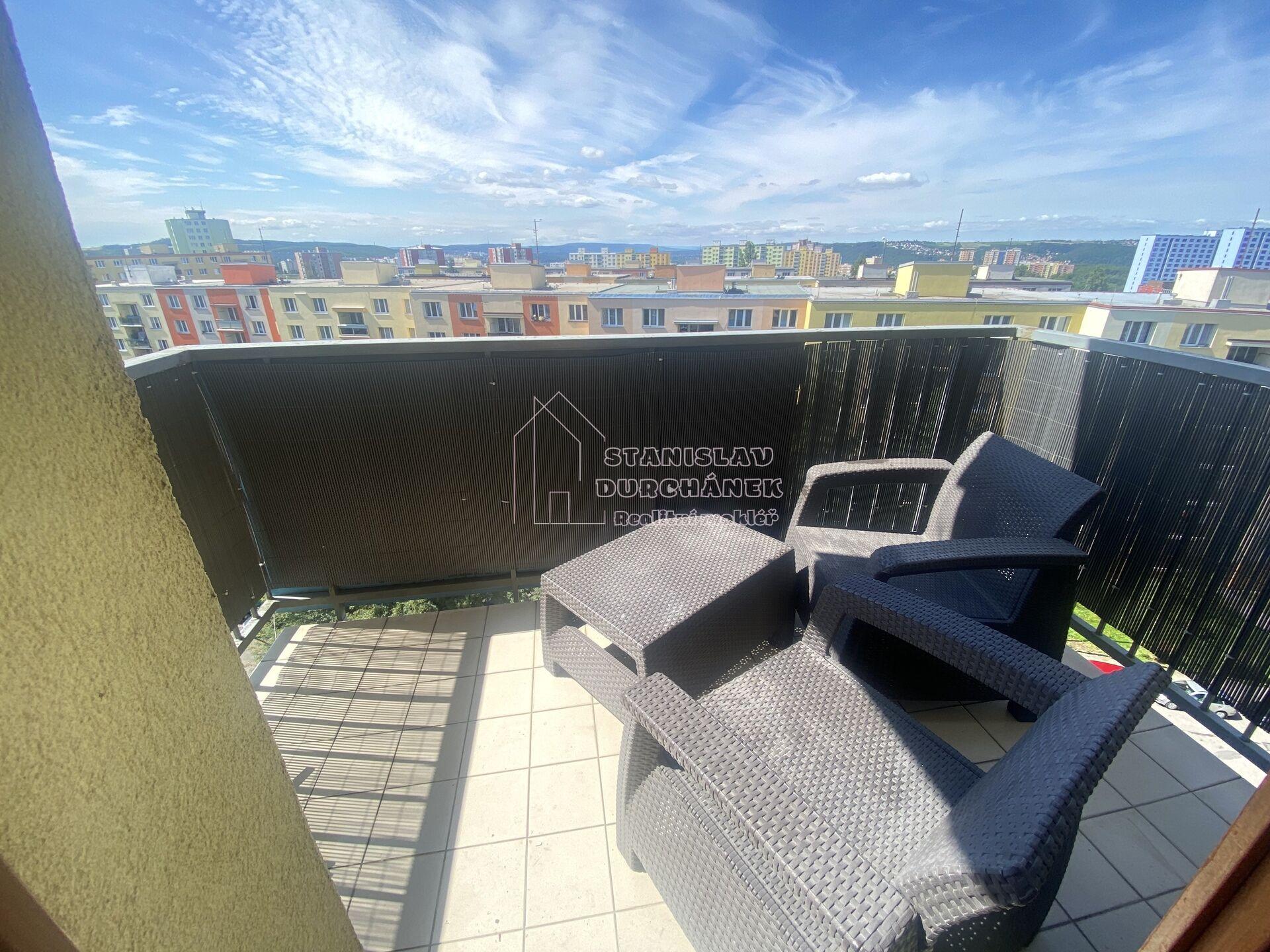 Pronájem bytu 2+kk s balkonem, Praha 12-Kamýk, ul. U Kamýku