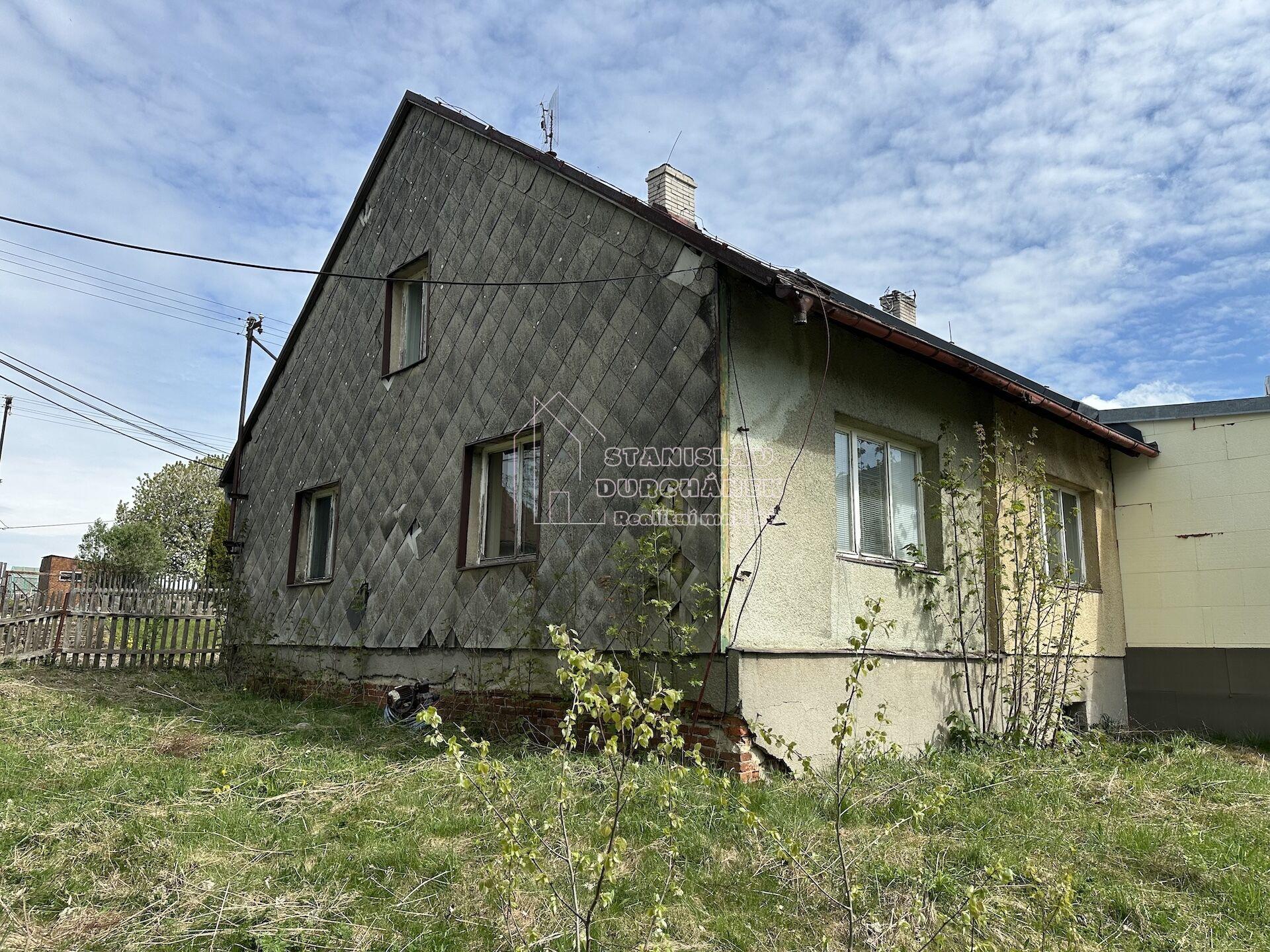 Rodinný dům k rekonstrukci, 104 m2 zastavěné plochy, Lobzy u Březové, 6 km od Sokolova, 20 km od KV