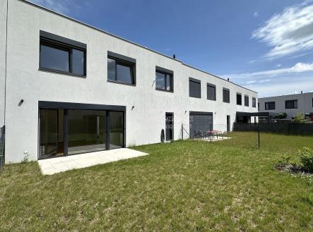 Pronájem novostavby rodinného domu 4+kk, Praha 9-Čakovice, ul. Kurta Hubera